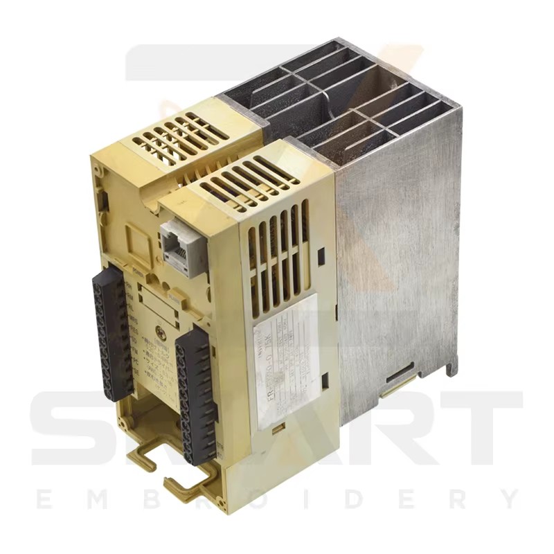 Tajima เครื่องห่อชิ้นส่วนเครื่อง Inverter FR-E520-0.75K